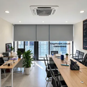 Rèm cuốn chống nắng cho cửa sổ văn phòng